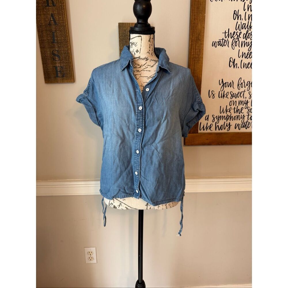 Lola River Women's Chambray Denim Short Cuffed Sleeve Button Up Shirt Blue Small